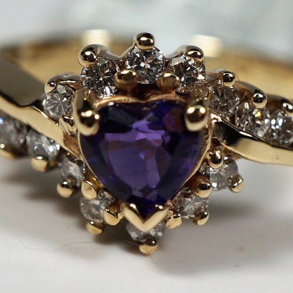 Jewelry - 14KY Amethyst & Diamond ring